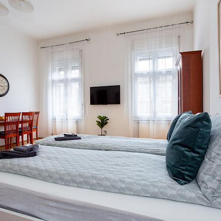 Urania Apartments Budapest Exterior photo