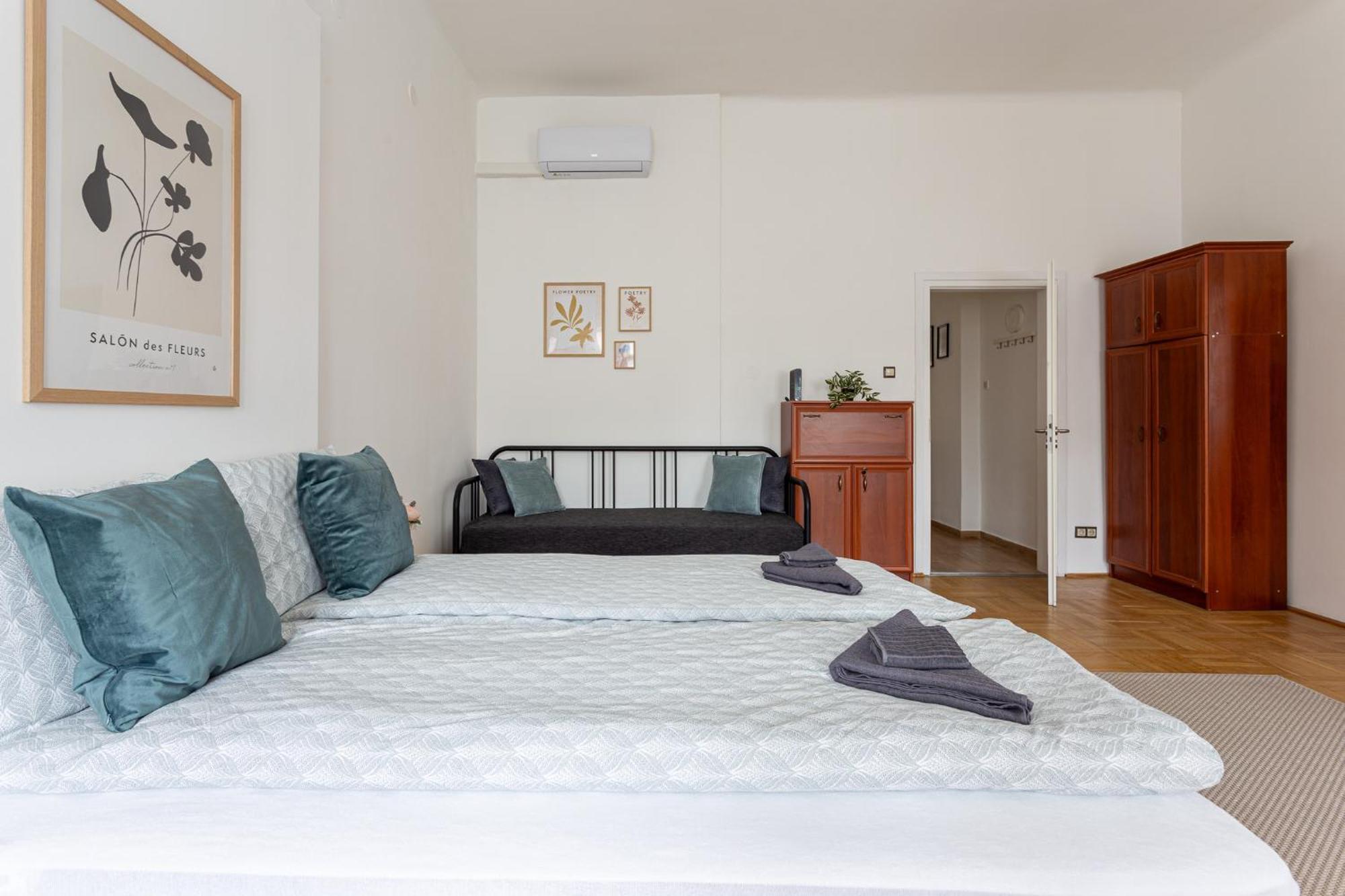 Urania Apartments Budapest Exterior photo